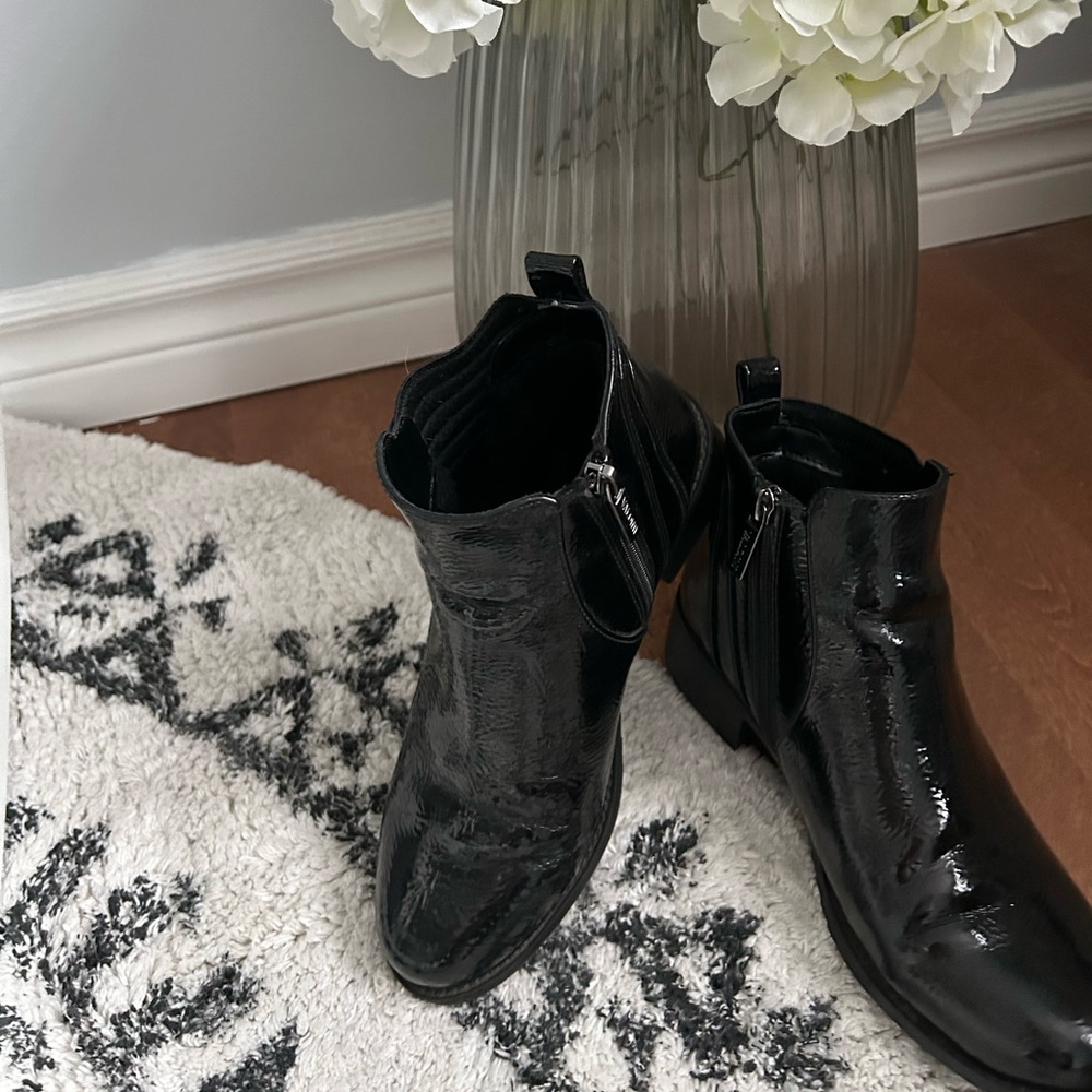 Valdini patent  leather winter boots.